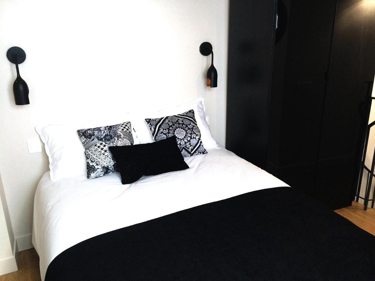 Appartamento Charming Duplex In Montmartre Parigi Esterno foto