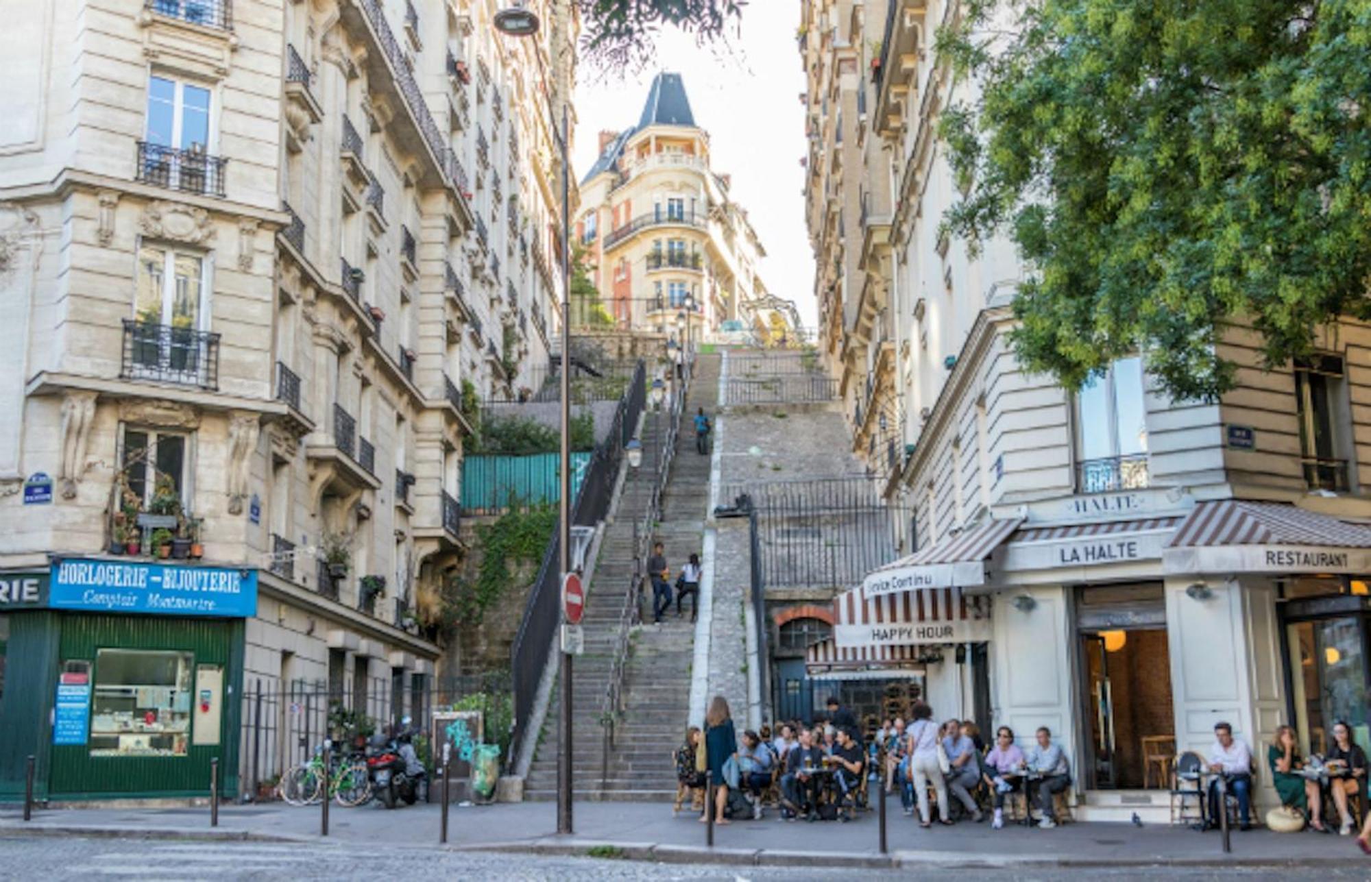 Appartamento Charming Duplex In Montmartre Parigi Esterno foto